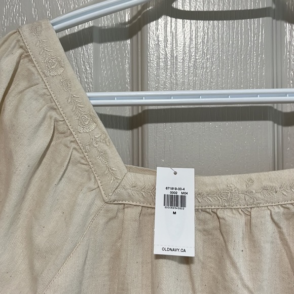 Old navy blouse - Picture 2 of 4